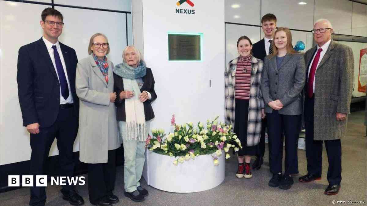 Plaque honours Tyne and Wear Metro pioneer
