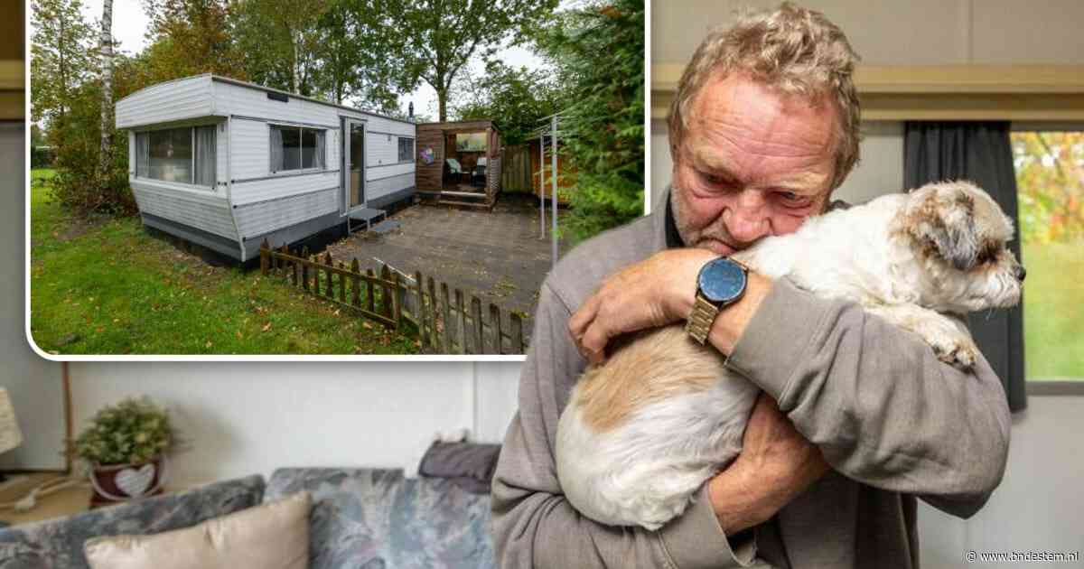 Als zijn vrouw het huis in brand steekt, belandt Leo in een schrijnende situatie: een caravan vol schimmel