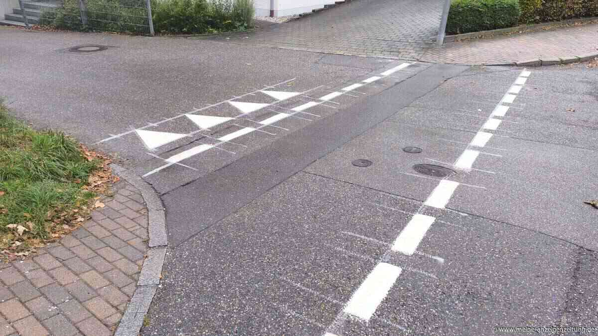 „Haifischzähne“ sollen für mehr Sicherheit an Freisings Kreuzungen sorgen: Das bedeuten die Markierungen