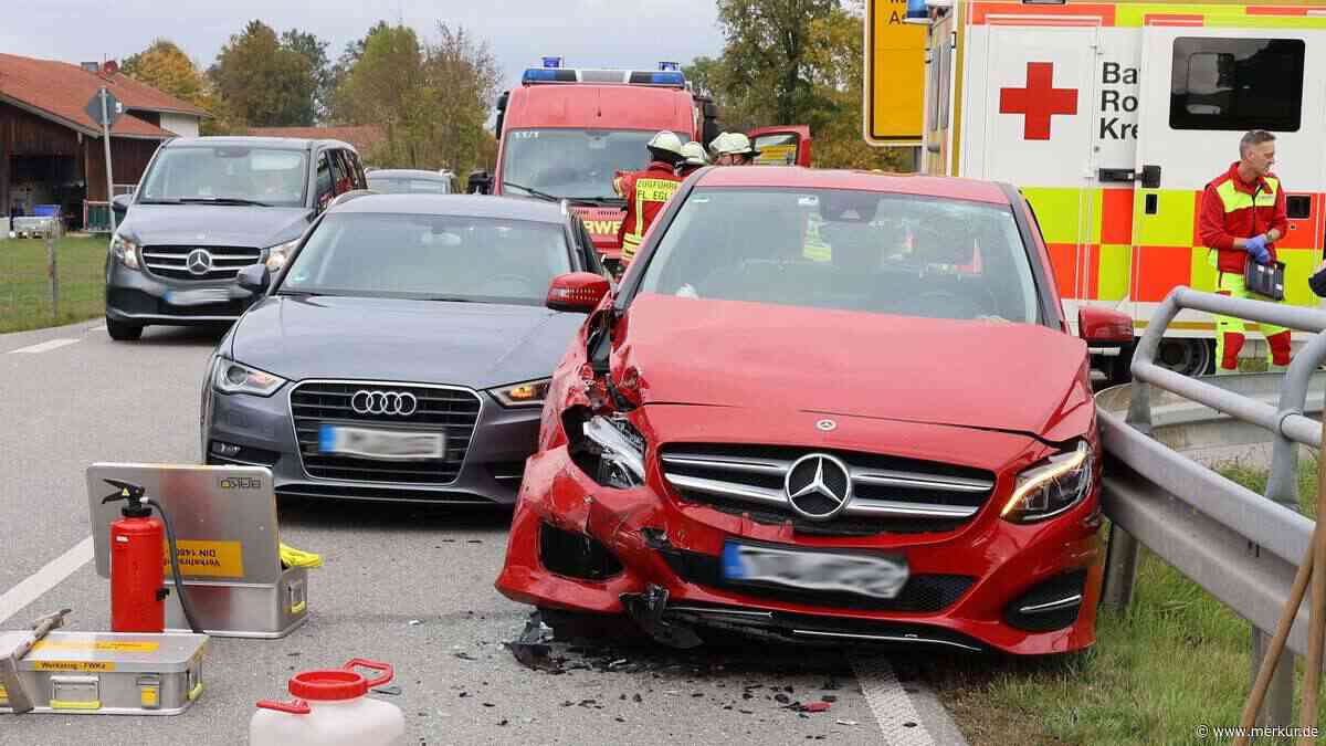 Audi übersieht Mercedes: Totalschaden an beiden Autos