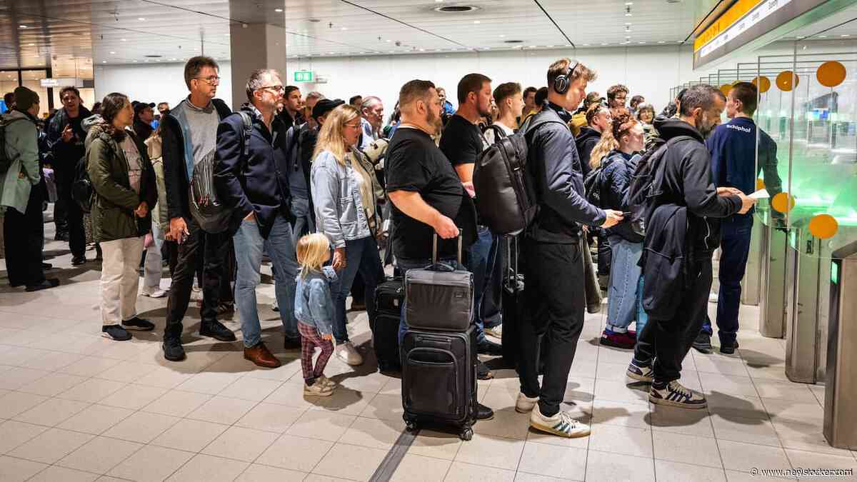 Honderden passagiers op Schiphol misten vlucht na storing paspoortcontrole