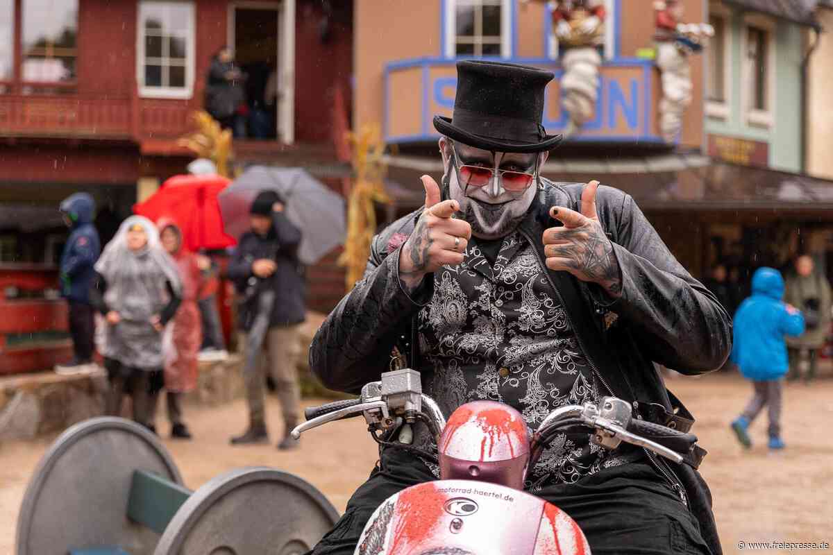 So schaurig gruselt es sich im Vogtland: Die schönsten Bilder der Halloween-Party in Plohn