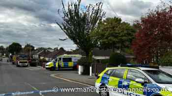 Heald Green incident RECAP as bomb disposal unit called to street and cordon in place