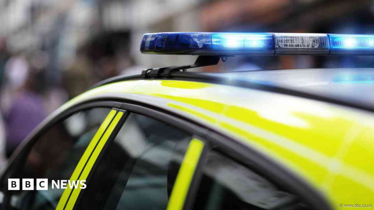 Police stop car over wrong-way motorway drive fear