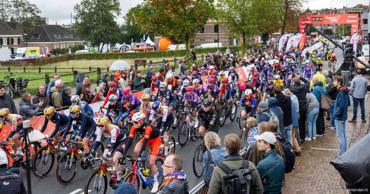 Eneco Tour finisht op de Zijpendaalseweg: ‘Arnhem laat je horen: rammelen op die borden!’