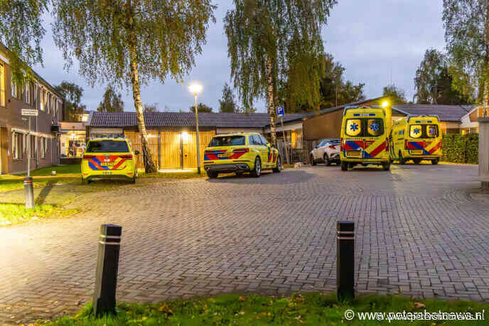 Vijf ambulances met loeiende sirenes naar Vinkeveen