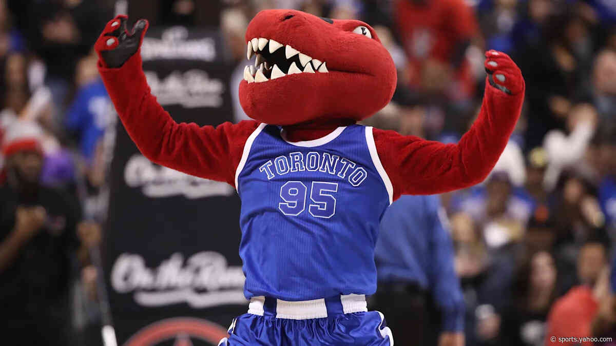 The Raptors should bring back this blue throwback jersey sooner rather than later