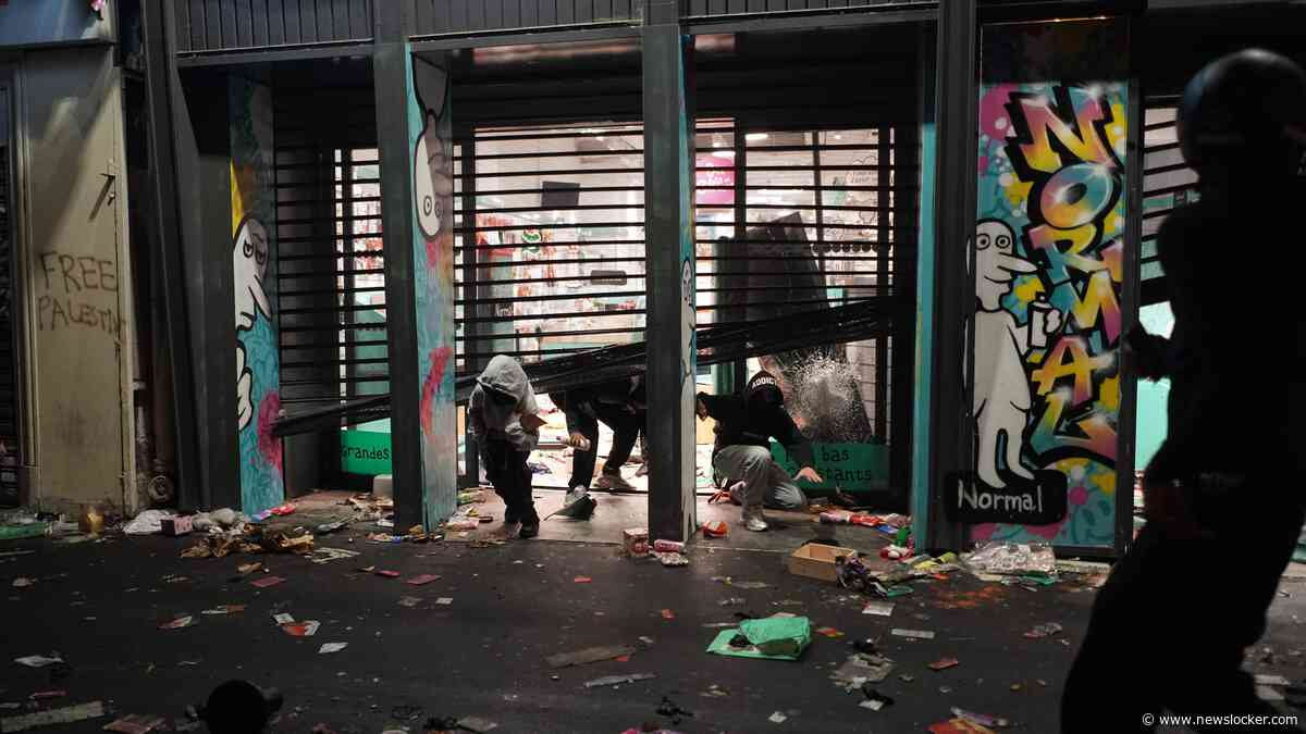 Relschoppers trokken plunderend door Parijs, winkeliers houden zelf de wacht: ’Ik denk dat er een burgeroorlog uitbreekt’