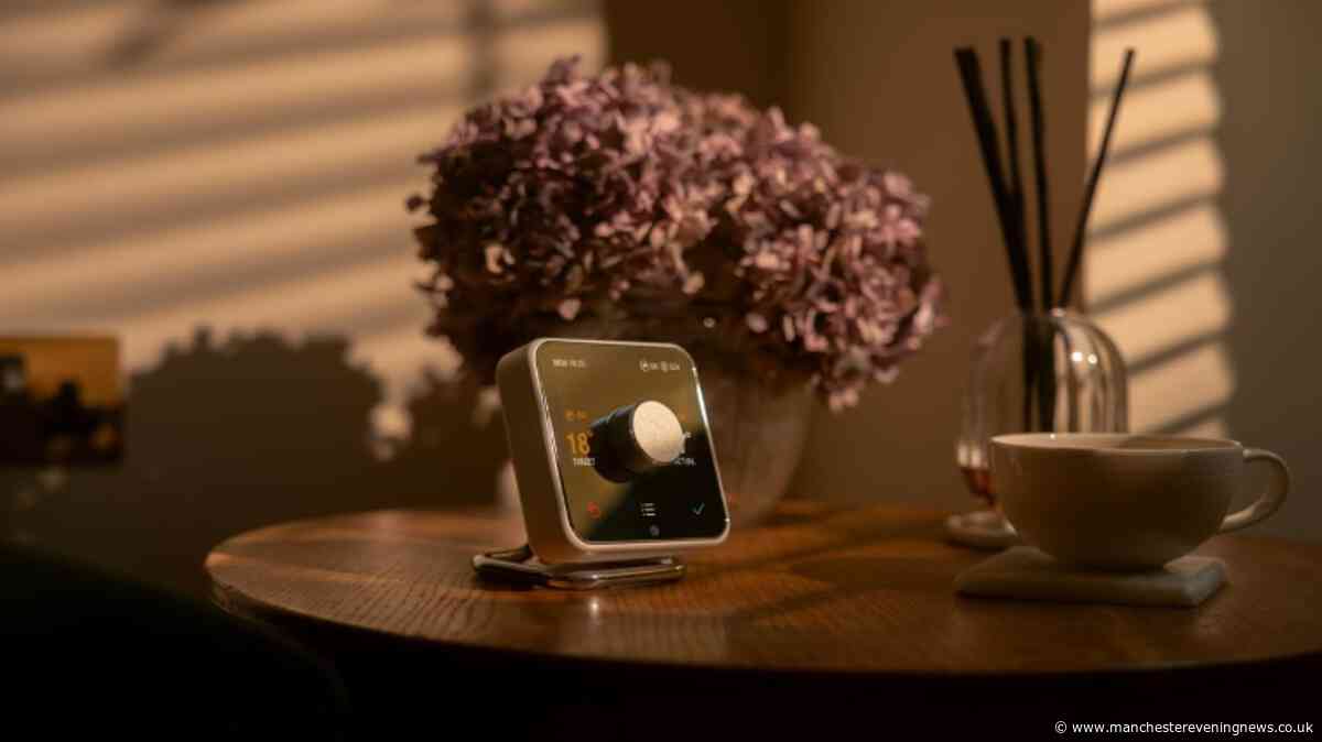 Handy gadget that lets you control the central heating from your phone reduced by £15