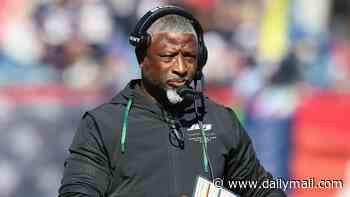Under-pressure New York Jets coach Aaron Glenn slammed by fans after making glaring error in halftime interview