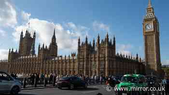 Westminster Bridge shut and major 999 response due to 'ongoing incident'