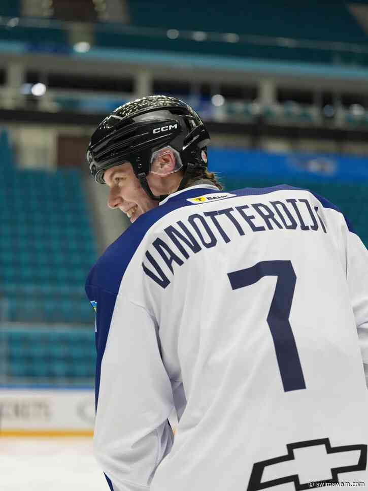 Swimmers Take On Ice Hockey in Astana Ahead of World Cup Stop #3