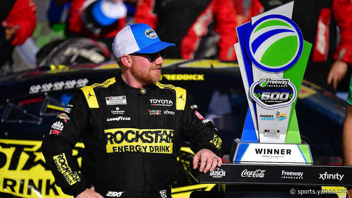 Tyler Reddick reenters NASCAR title fight with win at Phoenix