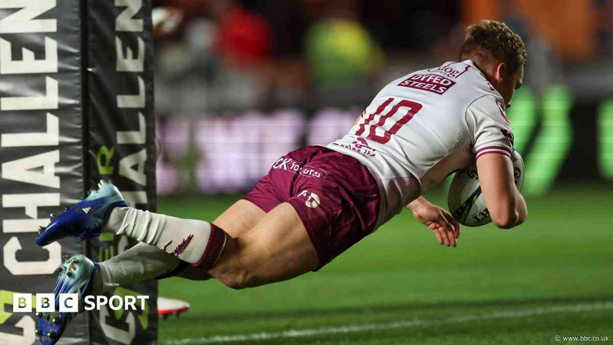 Costelow injury worry as Scarlets thrash Newcastle