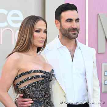 Jennifer Lopez and Brett Goldstein reignite dating rumours