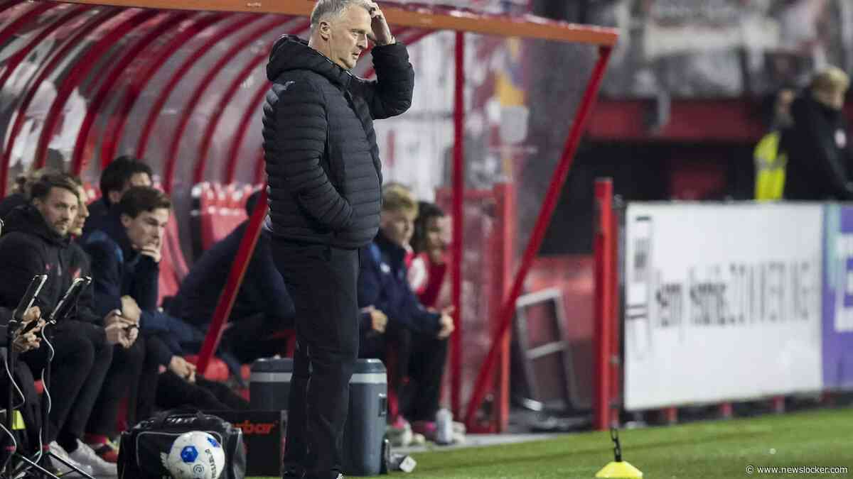 John van den Brom ziet tot zijn grote teleurstelling dat FC Twente hapert na zege op PSV: ’Het verval is te groot’