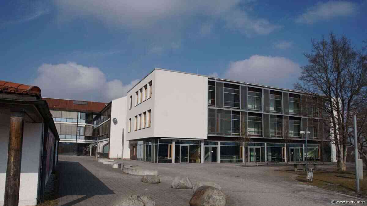 Schüsse und Knallgeräusche: Polizei übt im alten Gymnasium Kirchheim