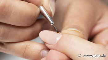 Waxy Nude Nails: Warum der glänzende Nude-Look jetzt das cleane Nagel-Upgrade ist