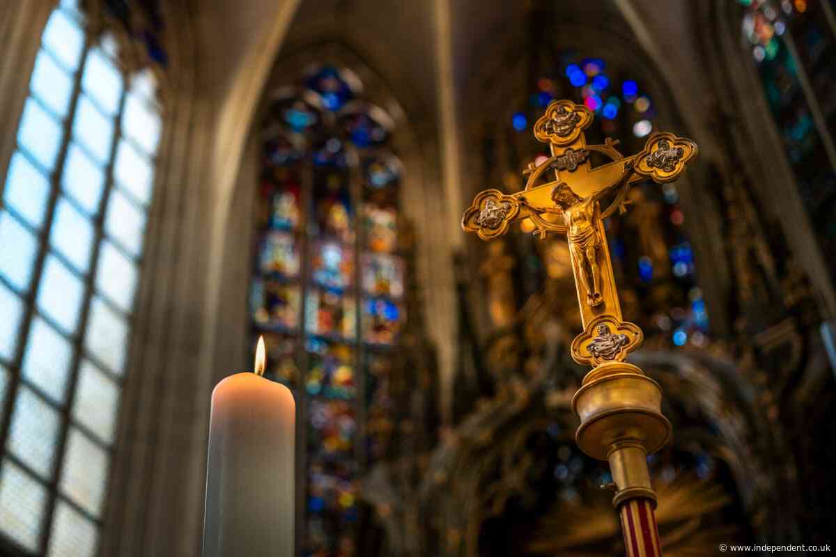 Falling crucifix kills Ecuador priest during livestreamed church service