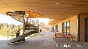 NAMO Architecture opent Jenaplanschool op twee verdiepingen naar groene buitenruimte
