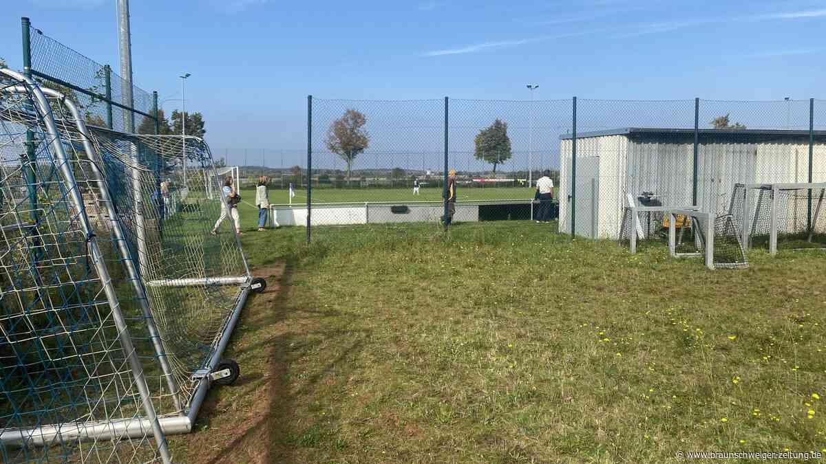 Sportplatz-Pläne in Adersheim: Wasserleitung zwingt Wolfenbüttel zum Umdenken