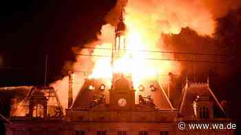 Bürgermeister fordert Wiederaufbau des niedergebrannten Rathauses nach dem Vorbild von Notre-Dame