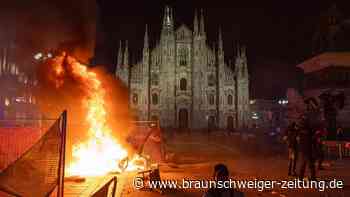 Proteste in Italien: Wieso standen plötzlich Hunderte Randalierer vor dem Dom?