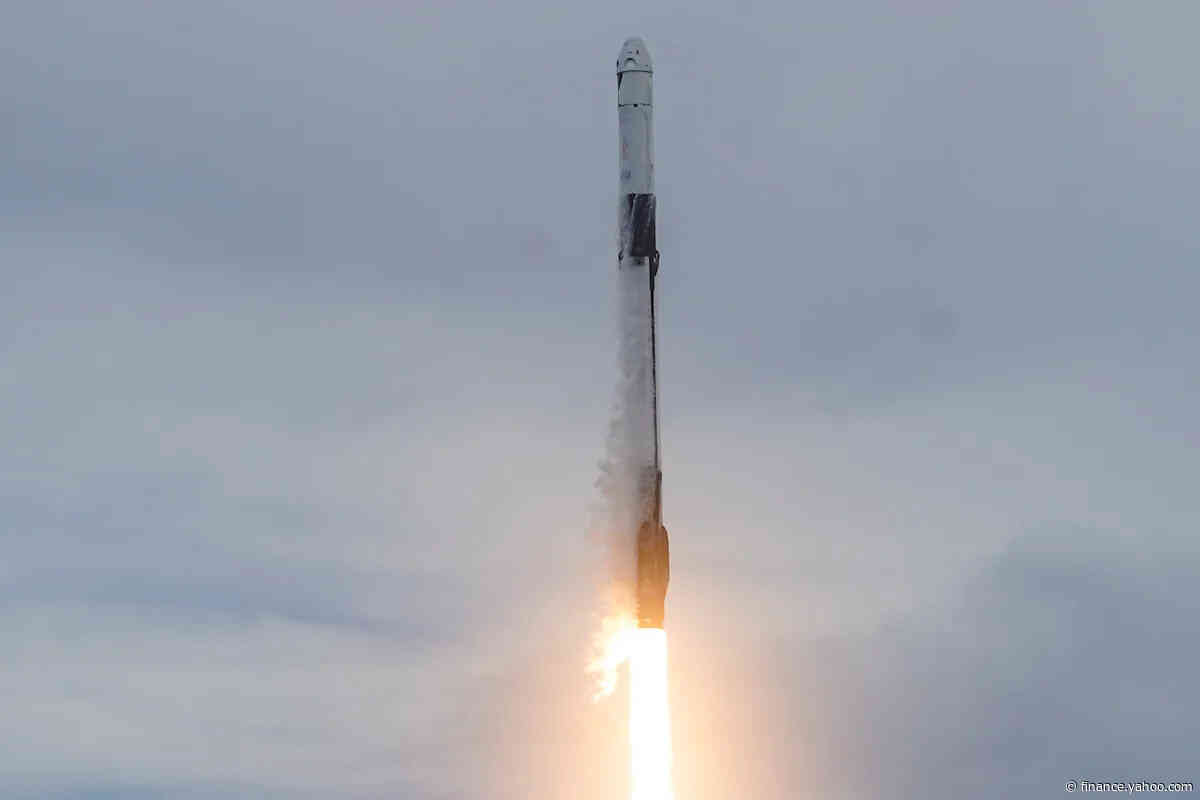 Elon Musk says he plans to give SpaceX stock away to 'every kid in America'