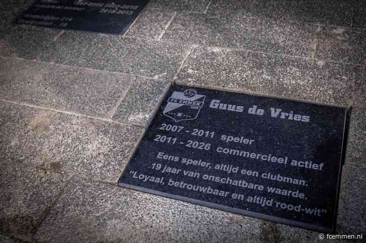 Eretegel gelegd voor Guus de Vries