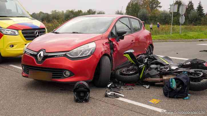 Motorrijder gewond bij ongeluk met auto in Gemert, man naar het ziekenhuist