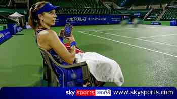 Boulter shows umpire weather app on court before play suspended