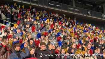 In Braunschweig starten die Erstsemester im Fußball-Stadion ins Studium