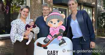 Baby Gaby bijna op dezelfde dag geboren als oma Gabriella (49): dit gezin telt nu vier generaties