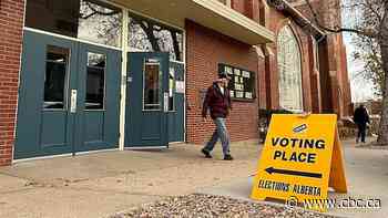 Some Alberta referendum polling stations to stay open late after voting delay