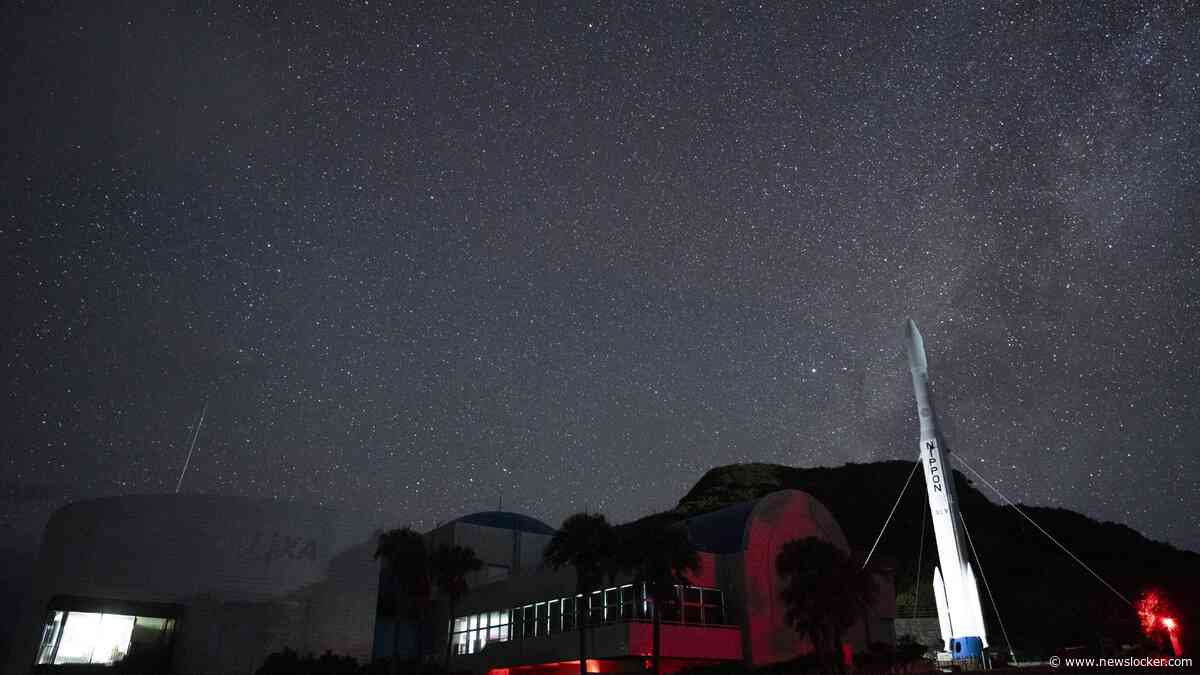 Japanse ruimtesonde begint spectaculaire reis om stukje van maan van Mars op te halen