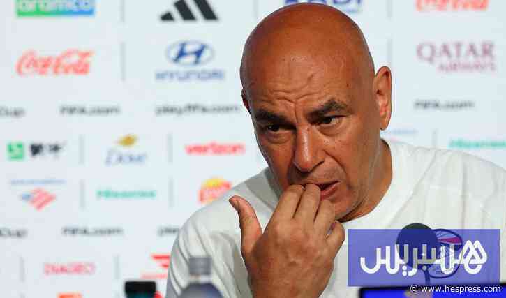 "فيفا" توقف مدرب مصر 3 مباريات