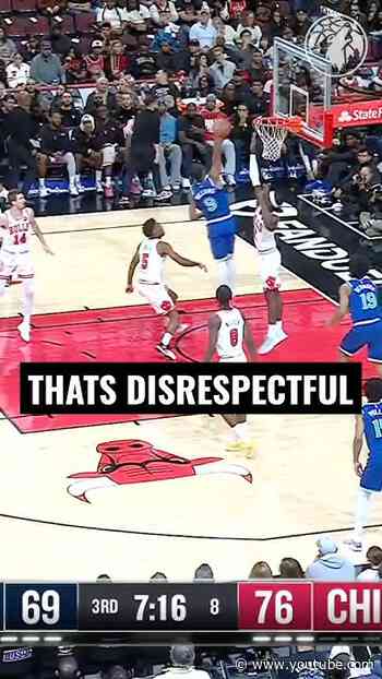 “LOOK AT THE CROSSOVER INTO THE TOMAHAWK JAM” 😤
