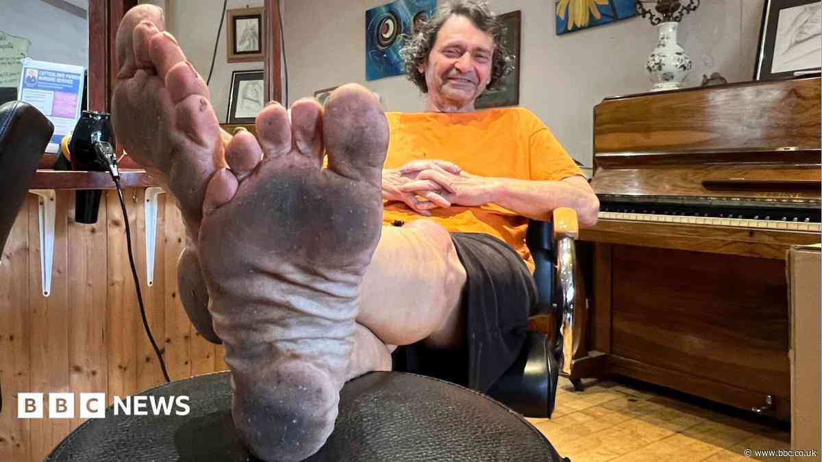 Meet Colin, the barefoot barber of Cutteslowe