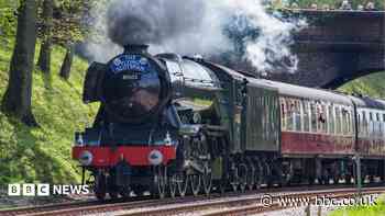 Flying Scotsman filmed chugging through countryside