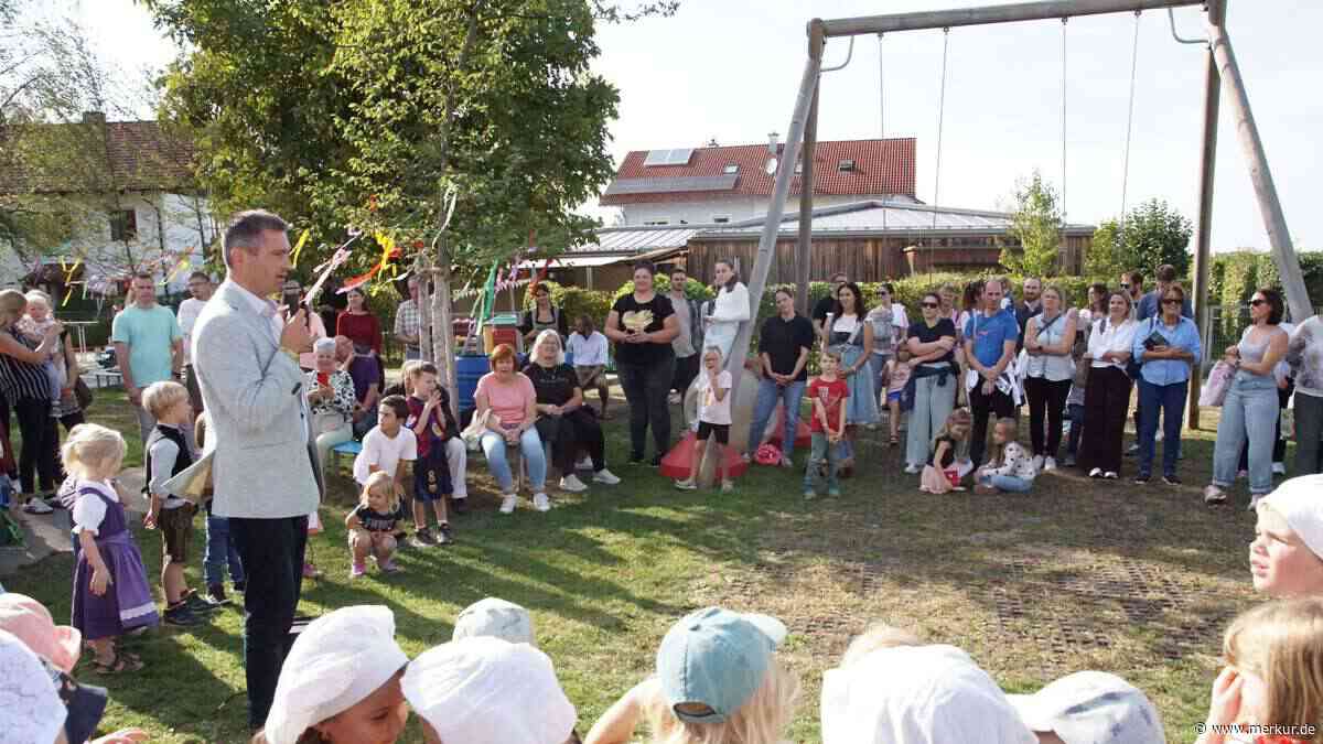 190.000 Euro für neuen Garten: Putzbrunner Kindergarten weiht große Schaukel ein