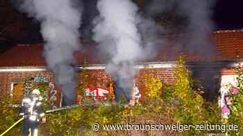 Erneut Feuer an der Langen Straße in Wolfenbüttel: Leerstehendes Gebäude brennt