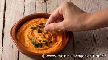 Kürbis-Hummus: Ein Dip, der durch Ofenkürbis und Tahini eine neue Tiefe bekommt