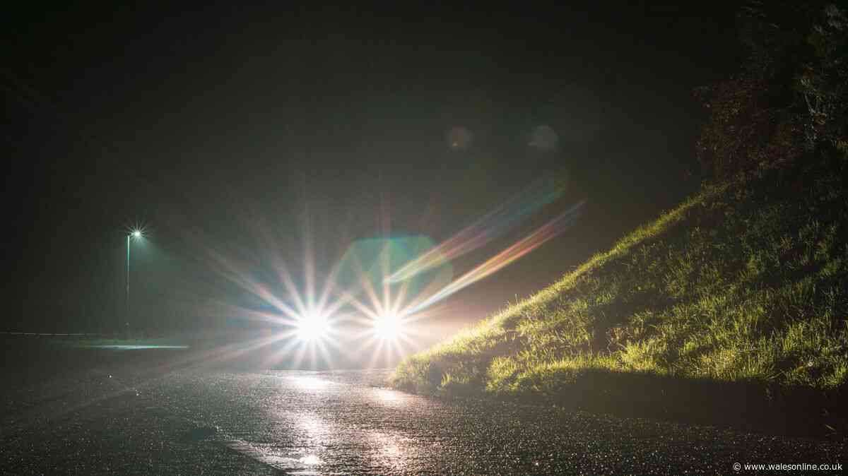 'Simple' function in your car to stop being blinded by dazzling headlights