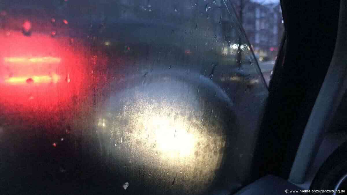 Beschlagene Scheiben im Auto: Eine einfache Maßnahme hilft gegen das Herbst-Problem