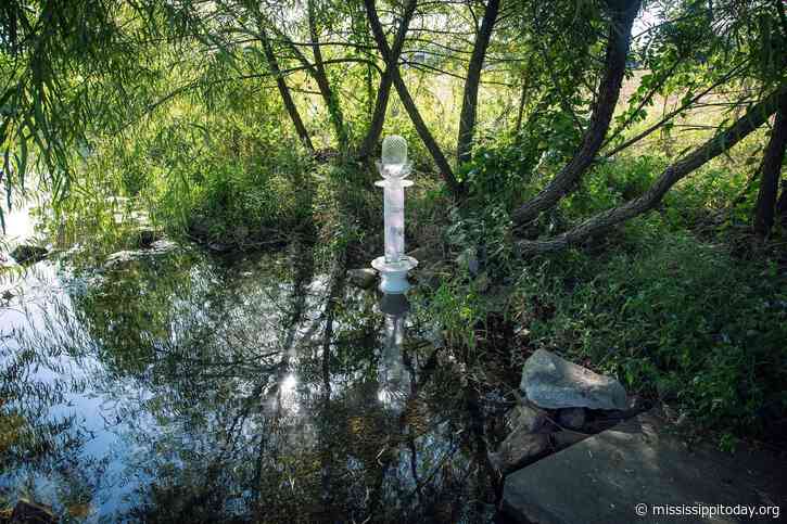 These artists are honoring the Mississippi River Basin one piece of glass at a time