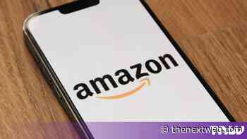 Amazon will hire 300,000 for the holidays as other retailers hold back