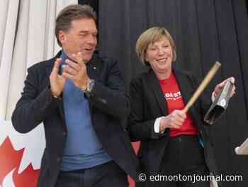 Alberta referendum night filled with confusion and late poll closures