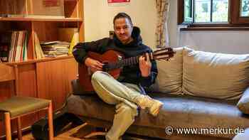 Gitarrenlehrer Heiko Holzknecht gibt den Ton an