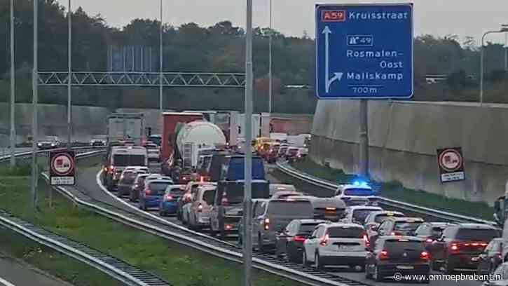 Ongeluk met meerdere voertuigen op A59 bij Rosmalen