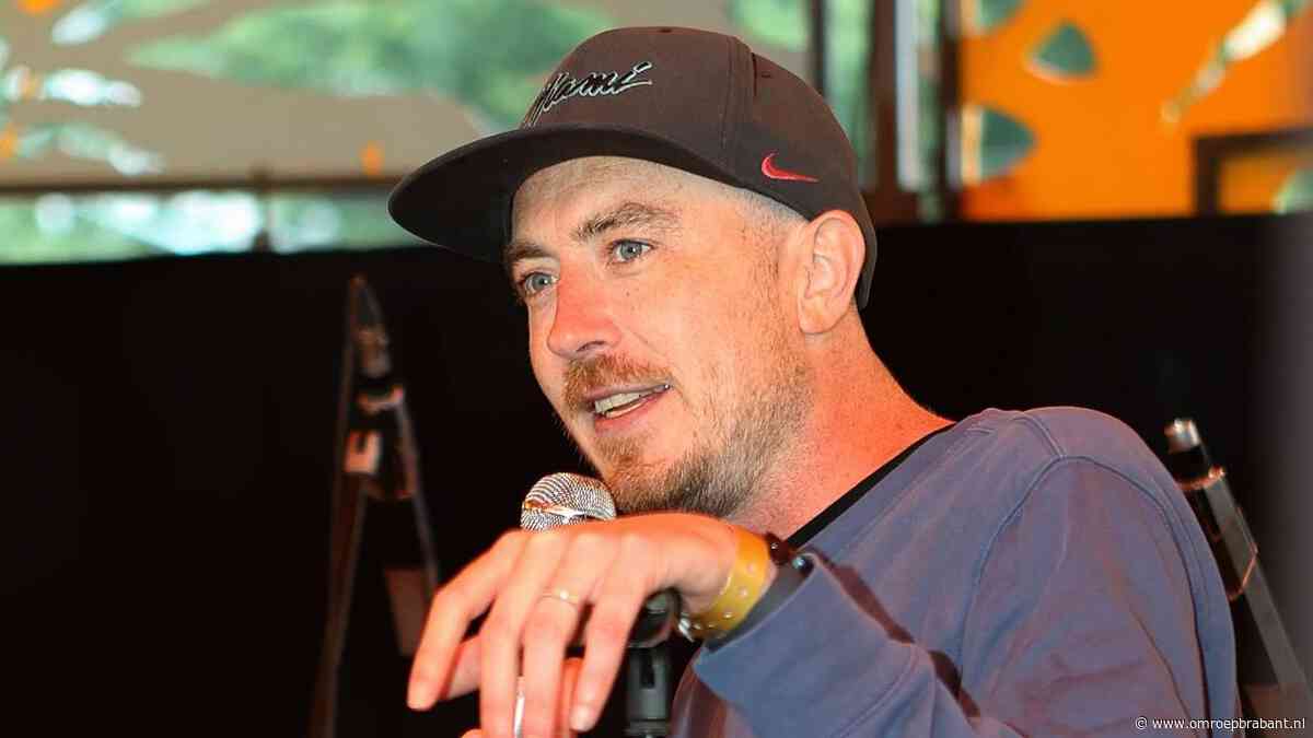 Comedian Davey ziet bezoekers weglopen: 'Ik was nog geen minuut bezig'